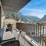 Alpine Chic - Fireplace Views & アパート