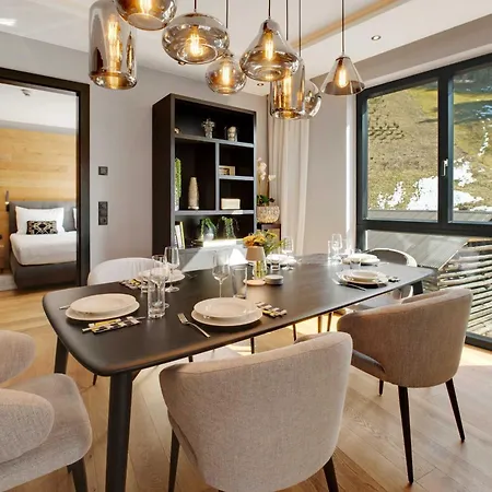 Alpine Chic - Fireplace Views & Apartment See