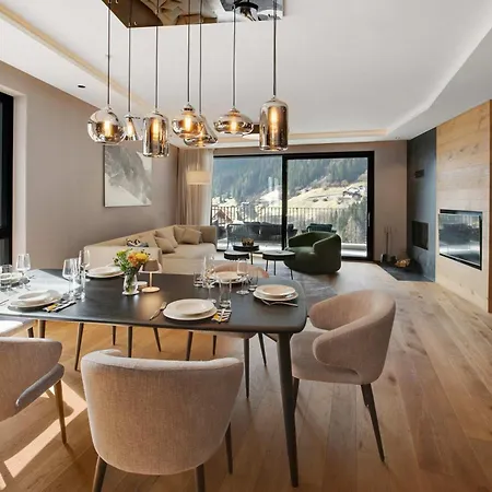 公寓 Alpine Chic - Fireplace Views &