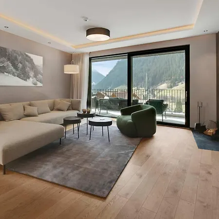 Alpine Chic - Fireplace Views & * ゼー