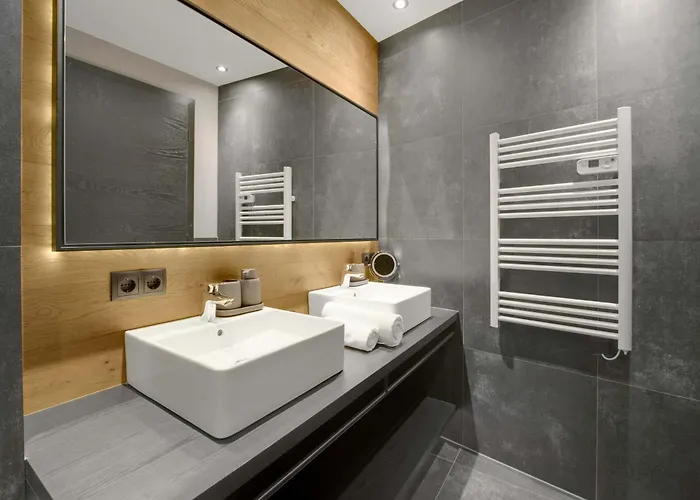 Alpine Chic - Fireplace Views & * ゼー