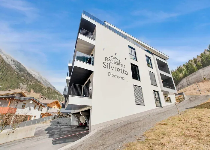 Alpine Chic - Fireplace Views & *