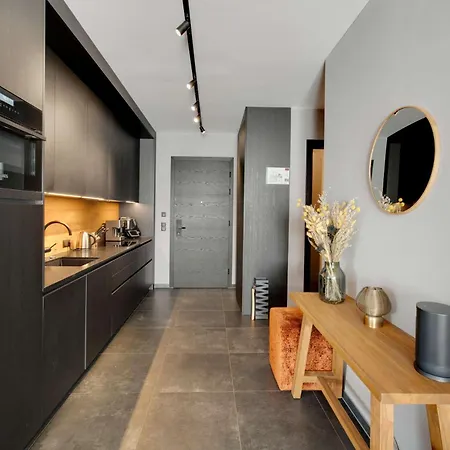 Daire Alpine Chic - Fireplace Views &