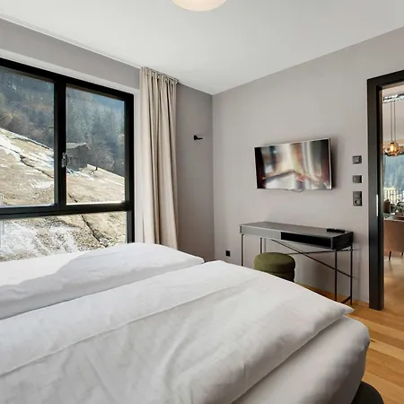 Daire Alpine Chic - Fireplace Views & *