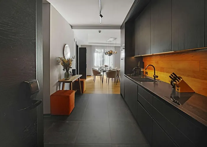 Alpine Chic - Fireplace Views & See