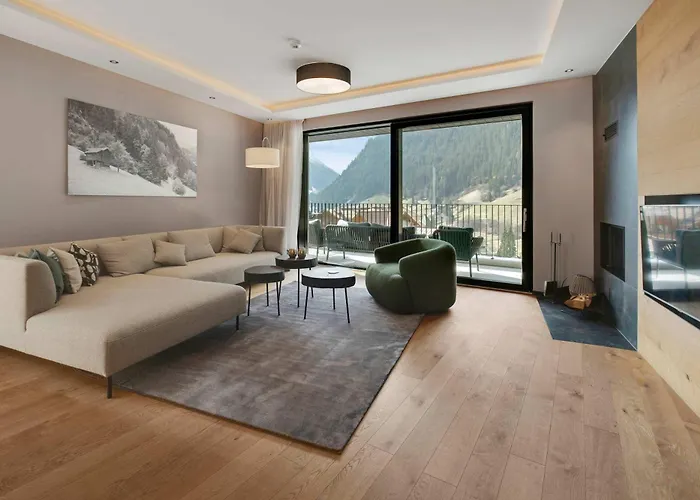 Alpine Chic - Fireplace Views & * See